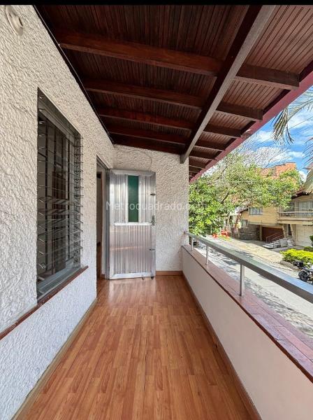 Casa de 4 Alcobas en Belén Miravalle con Balcón - 2