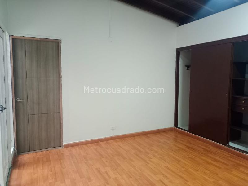 Casa de 4 Alcobas en Belén Miravalle con Balcón - 8