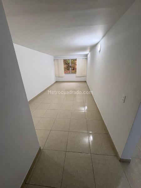 Apartamento de 3 Alcobas en Arriendo en Belén Las Violetas (Estrato 3) - 3