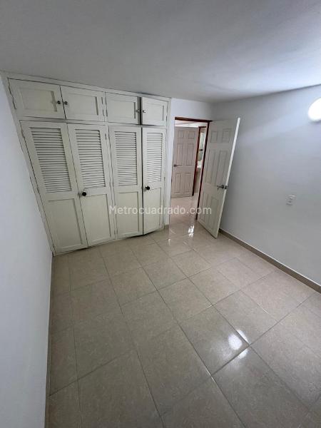 Apartamento de 3 Alcobas en Arriendo en Belén Las Violetas (Estrato 3) - 4