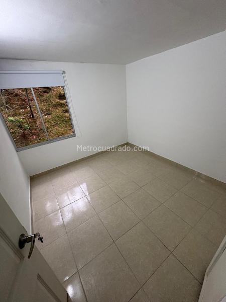 Apartamento de 3 Alcobas en Arriendo en Belén Las Violetas (Estrato 3) - 6