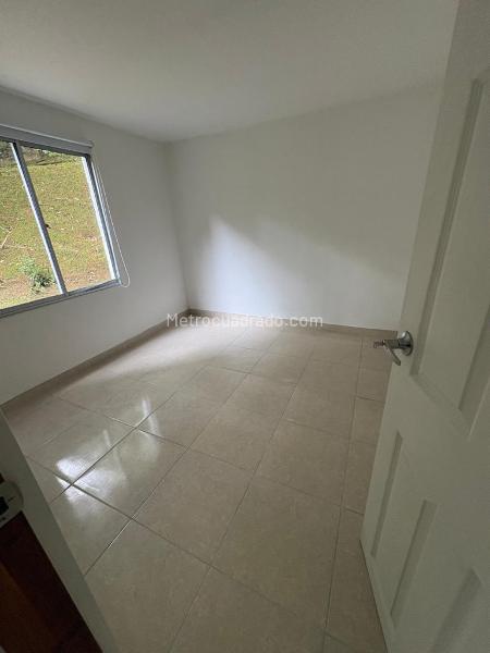 Apartamento de 3 Alcobas en Arriendo en Belén Las Violetas (Estrato 3) - 9