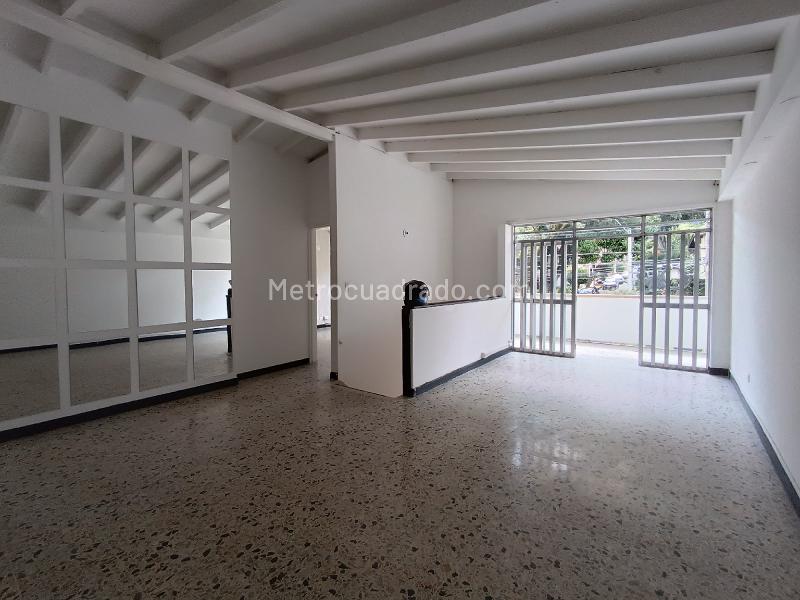 Cozy 4BR House in Belen Miravalle