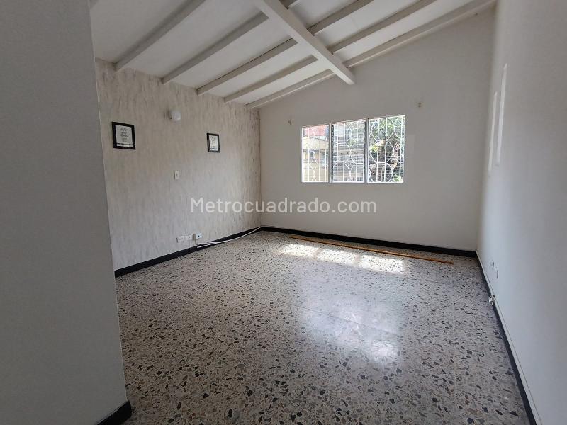Casa amplia y acogedora de 4 Alcobas en Belén Miravalle - 5