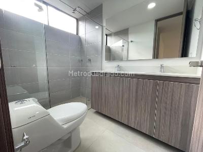 Apartamento en arriendo en Camino Verde, Envigado · foto 5 de 18