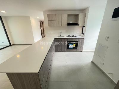 Apartamento en arriendo en Camino Verde, Envigado · foto 7 de 18