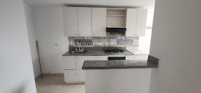 Apartamento de 3 alcobas en arriendo en El Poblado, Medellín, 68 m² · foto 3 de 13