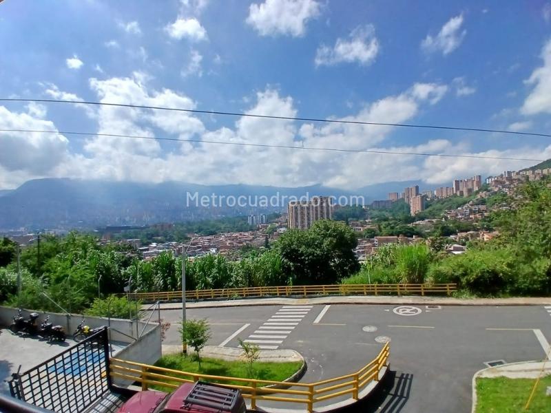 3BR Apartment in Belen Loma De Los Bernal (48 m²)