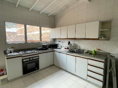Casa de 4 alcobas en arriendo en Belen Alameda, Medellín, 350 m² · foto 2 de 20