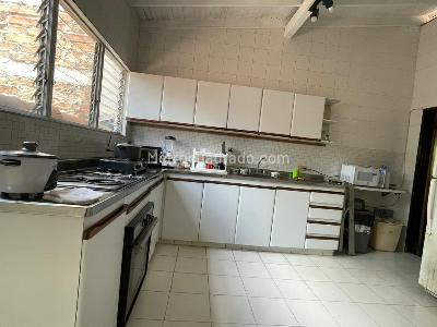 Casa de 4 alcobas en arriendo en Belen Alameda, Medellín, 350 m² · foto 3 de 20