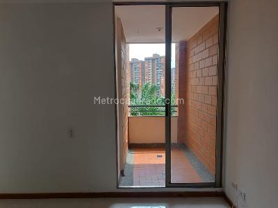 Apartamento en arriendo en Belen Loma De Los Bernal, Medellín · foto 3 de 20