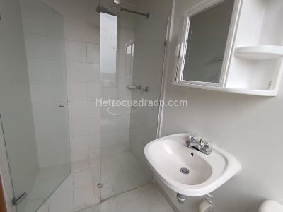 Apartamento en arriendo en Belen Loma De Los Bernal, Medellín · foto 4 de 20