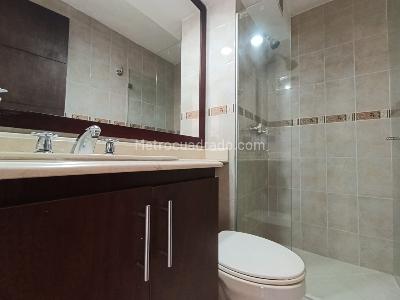 Apartamento de 3 alcobas en arriendo en Laureles, Medellín, 84 m² · foto 10 de 18