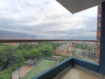 Apartamento de 3 alcobas en arriendo en Laureles, Medellín, 84 m² · foto 2 de 18