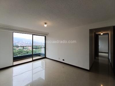 Apartamento de 3 alcobas en arriendo en Laureles, Medellín, 84 m² · foto 3 de 18