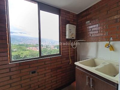 Apartamento de 3 alcobas en arriendo en Laureles, Medellín, 84 m² · foto 9 de 18