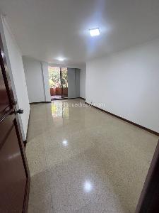 Apartamento en arriendo en Laureles, Medellín · foto 4 de 17
