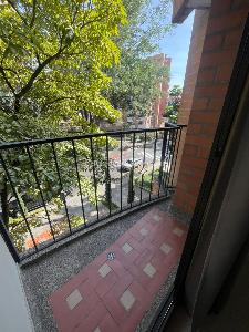 Apartamento en arriendo en Laureles, Medellín · foto 13 de 17