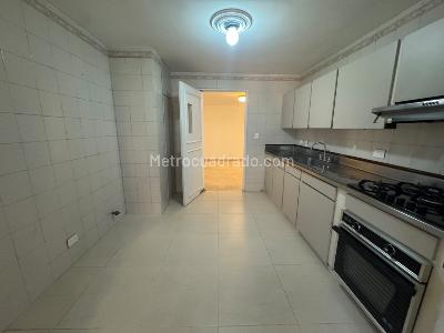 Apartamento de 3 alcobas en arriendo en Santa Maria De Los Angeles, Medellín, 132 m² · foto 4 de 16
