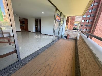 Apartamento de 3 alcobas en arriendo en Los Balsos, Medellín, 136 m² · foto 4 de 19
