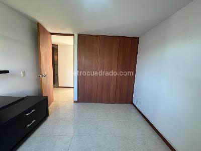 Apartamento de 3 alcobas en arriendo en Los Balsos, Medellín, 136 m² · foto 11 de 19
