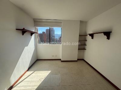 Apartamento de 3 alcobas en arriendo en Los Balsos, Medellín, 136 m² · foto 12 de 19