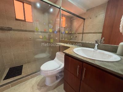 Apartamento de 3 alcobas en arriendo en Los Balsos, Medellín, 136 m² · foto 14 de 19