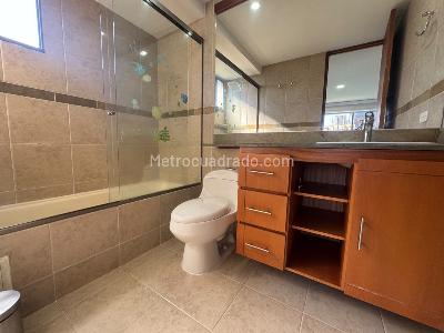 Apartamento de 3 alcobas en arriendo en Los Balsos, Medellín, 136 m² · foto 17 de 19