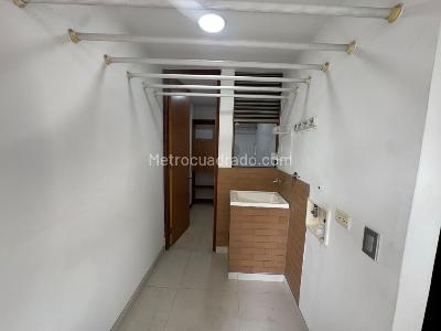 Apartamento de 3 alcobas en arriendo en Loma De Los Parra, Medellín, 140 m² · foto 4 de 20