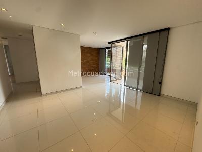 Apartamento de 3 alcobas en arriendo en Loma De Los Parra, Medellín, 140 m² · foto 8 de 20