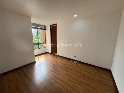 Apartamento de 3 alcobas en arriendo en Loma De Los Parra, Medellín, 140 m² · foto 15 de 20