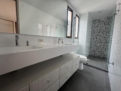 Apartamento de 3 alcobas en arriendo en Loma De Los Parra, Medellín, 140 m² · foto 20 de 20