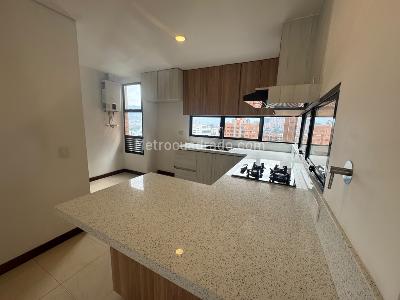 Apartamento de 3 alcobas en arriendo en Loma De Los Parra, Medellín, 138 m² · foto 3 de 20