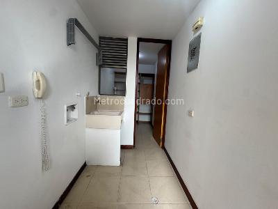 Apartamento de 3 alcobas en arriendo en Loma De Los Parra, Medellín, 138 m² · foto 4 de 20