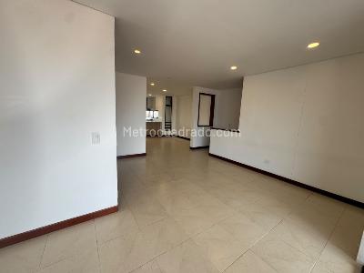 Apartamento de 3 alcobas en arriendo en Loma De Los Parra, Medellín, 138 m² · foto 8 de 20