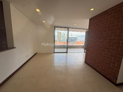 Apartamento de 3 alcobas en arriendo en Loma De Los Parra, Medellín, 138 m² · foto 10 de 20