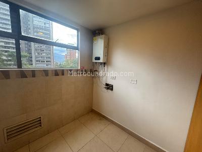 Apartamento de 3 alcobas en arriendo en Loma De Los Parra, Medellín, 200 m² · foto 7 de 19