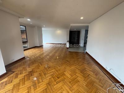 Apartamento de 3 alcobas en arriendo en Loma De Los Parra, Medellín, 200 m² · foto 8 de 19
