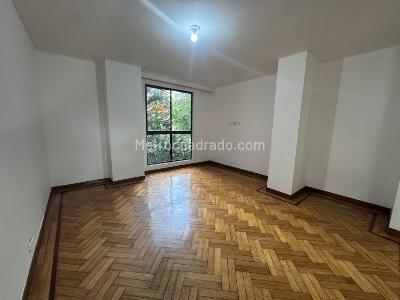 Apartamento de 3 alcobas en arriendo en Loma De Los Parra, Medellín, 200 m² · foto 9 de 19