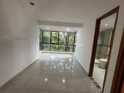 Apartamento de 3 alcobas en arriendo en Loma De Los Parra, Medellín, 200 m² · foto 10 de 19