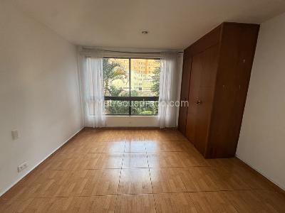 Apartamento de 3 alcobas en arriendo en Loma De Los Parra, Medellín, 200 m² · foto 13 de 19