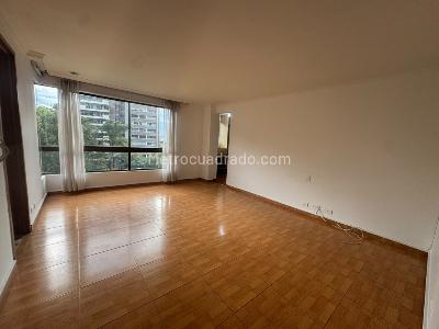 Apartamento de 3 alcobas en arriendo en Loma De Los Parra, Medellín, 200 m² · foto 15 de 19