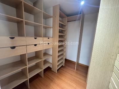 Apartamento de 3 alcobas en arriendo en Loma De Los Parra, Medellín, 200 m² · foto 19 de 19