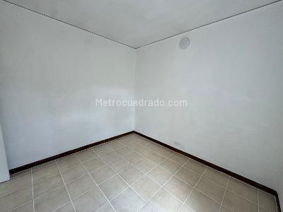 Apartamento de 3 alcobas en arriendo en San Julian, Medellín, 69 m² · foto 9 de 15