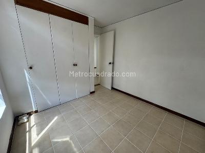 Apartamento de 3 alcobas en arriendo en San Julian, Medellín, 69 m² · foto 12 de 15