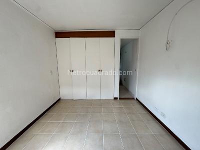 Apartamento de 3 alcobas en arriendo en San Julian, Medellín, 69 m² · foto 14 de 15