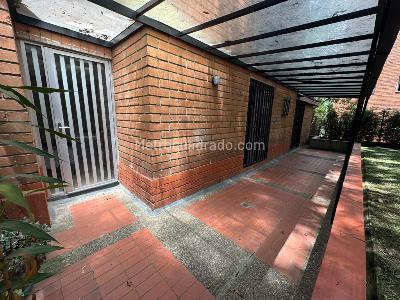 Apartamento en arriendo en La Frontera, Medellín · foto 16 de 17