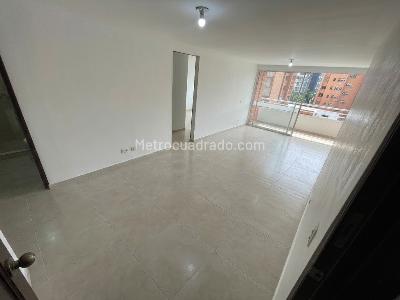 Apartamento de 3 alcobas en arriendo en Laureles, Medellín, 80 m² · foto 2 de 17