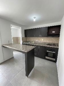 Apartamento de 3 alcobas en arriendo en Laureles, Medellín, 80 m² · foto 3 de 17