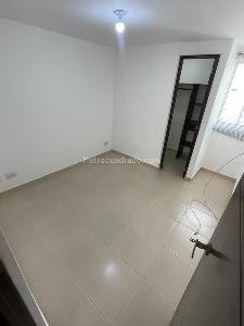 Apartamento de 3 alcobas en arriendo en Laureles, Medellín, 80 m² · foto 4 de 17